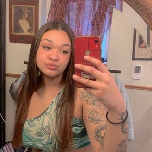 Meet your Posher, Olivia